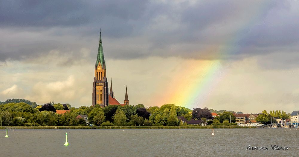 Schleswiger Dom mit Regenbogen